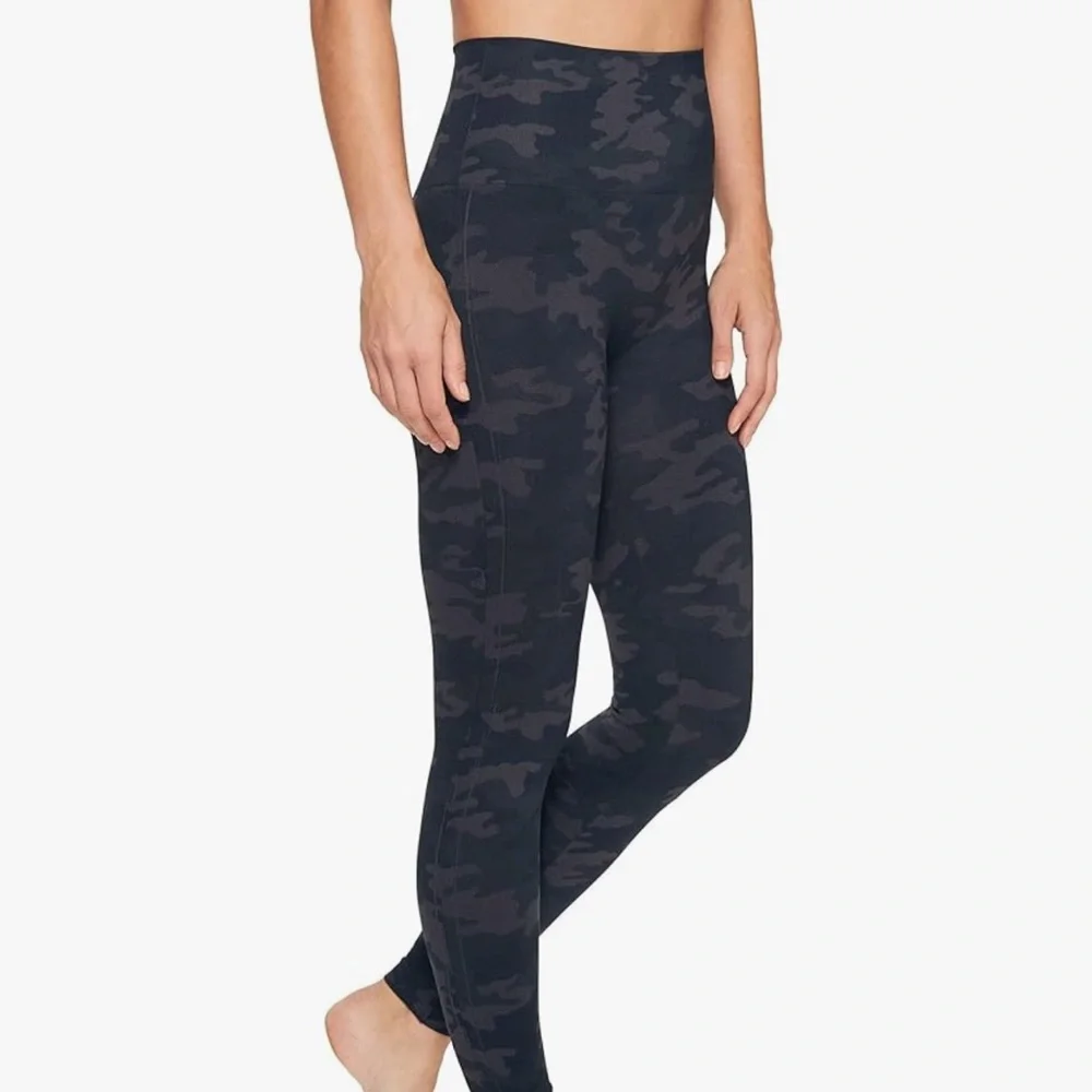 SPANX Black and Gray Leggings High-Waisted Seamless Fit